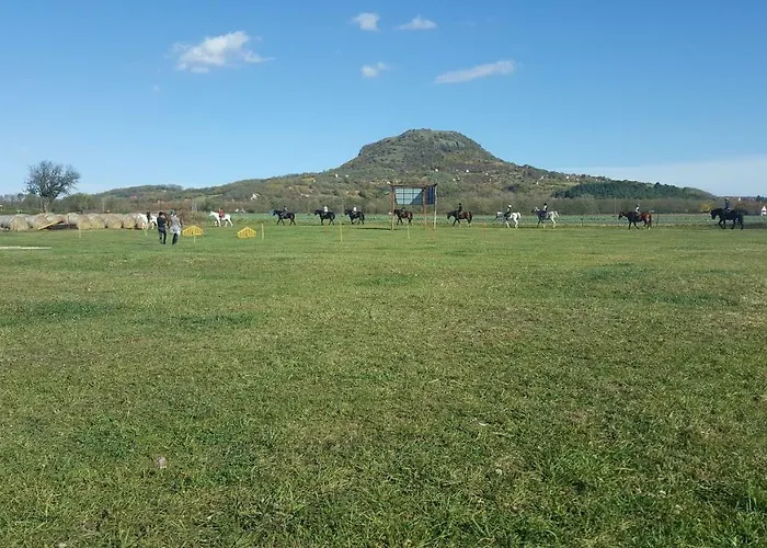 Gyulavezer Lovasbirodalma 3* Gyulakeszi